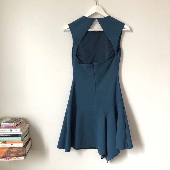 Dress with cut out back - Picture 2 of 3